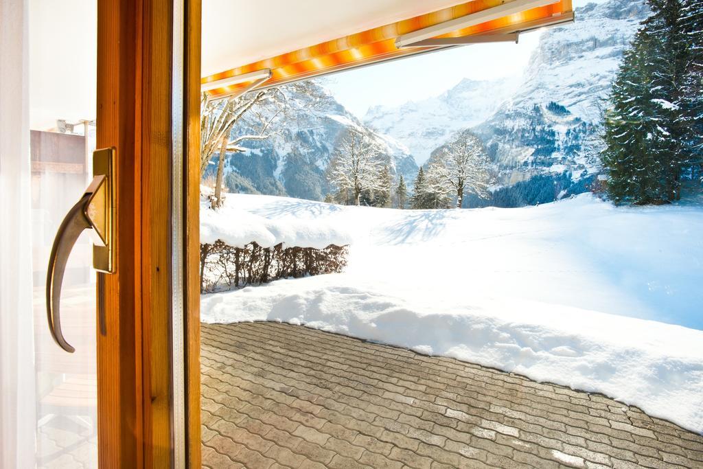 Mom - Alpine Boutique Apartments, Grindelwald Gletscher, Eiger View Terrace Studio الغرفة الصورة