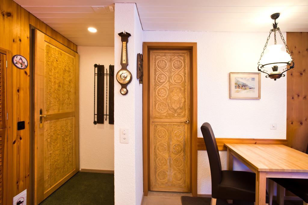 Mom - Alpine Boutique Apartments, Grindelwald Gletscher, Eiger View Terrace Studio الغرفة الصورة